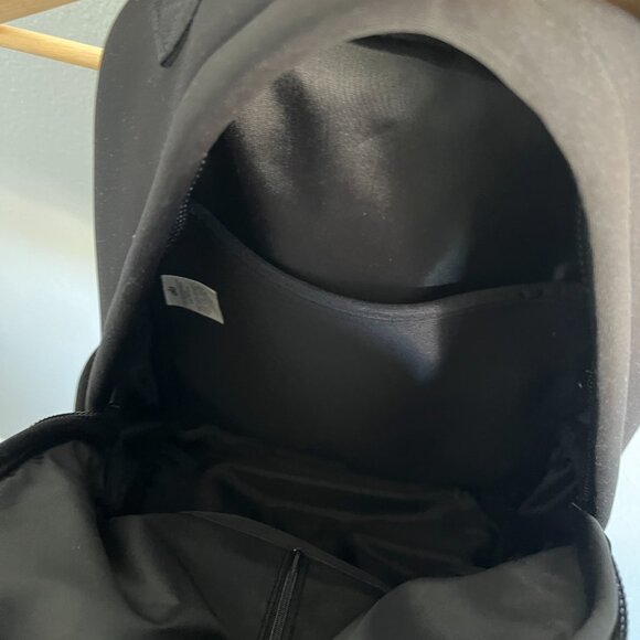 Alo Stow Backpack - Picture 3 of 6